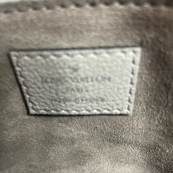 Louis Vuitton lockit PM Galet, NWT - Picture 13 of 16